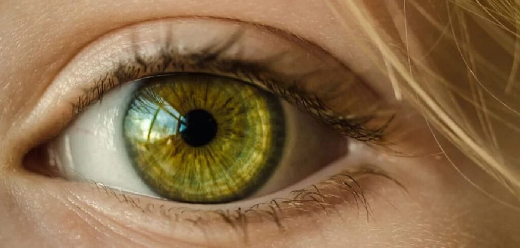How to Remove Eyelash Extensions